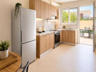 Bright apartment with court yard and swimming pool - 2