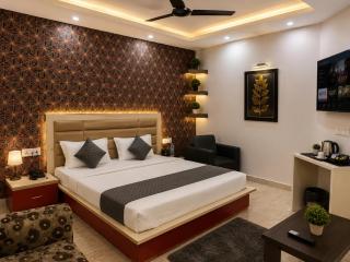 Hotel The Montana Suite - Free Airport and Aerocity Pickup & Drop - 8