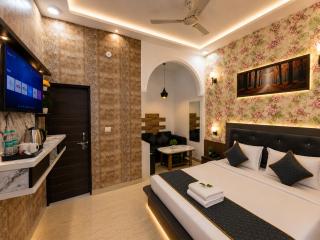 Hotel Bell Montana Stay Near IGI Airport Delhi- Free Airport Pickup & Drop - 0