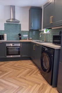 Luxury Coastal Maisonette Roof Terrace Sleeps 8 - 1