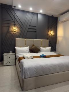 Royale Rest Suites - 6