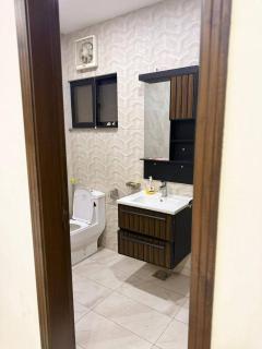 Royale Rest Suites - 9