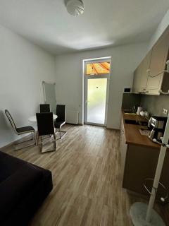 Vera Residence - Free Private Parking & Self Check-In - 6