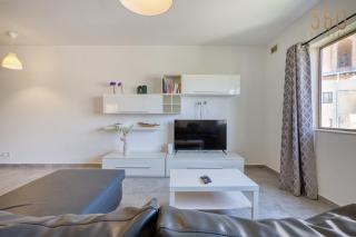 Mosta 3 Bedroom Apartment with Balcony and Rotunda View - 1