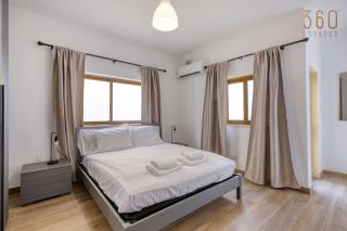 Mosta 3 Bedroom Apartment with Balcony and Rotunda View - 6