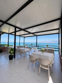 LakeFront House - 9
