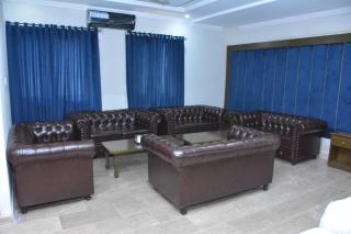 The New Elegant Hotel - 4