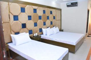 The New Elegant Hotel - 3