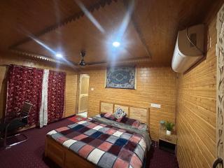 houseboat city of Kashmir - 9