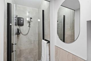 Premium Auburn Park House Solihull - Sleeps 9 - Near NEC & BIRMINGHAM airport - 1