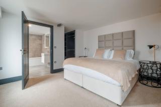 Chalice Close by Grandeur Property - 7