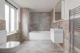 Chalice Close by Grandeur Property - 4