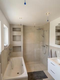 Designerwohnung im Hainpark mit Balkon und Air Condition - 2