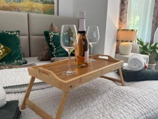 NEUE stilvolle Villa Ferienwohnung Nr 3 NUR 10 min ZU FUSS VON LEGOLAND entfernt 75m2 EG, Terrasse mit Waldblick, wunderschöner Garten, WHIRLPOOL auf der Terrasse, großes Bad, ruhige Lage, Erholung, My Luxury Apartments - 7