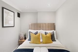 Modern 2BR Flat in Lewisham - 4