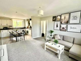 Bright and modern 3-Bedrooms house in Clydebank - 0