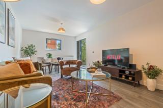 Renovated 2 Bed, 2 Bathroom Birmingham Central Apartment - 0
