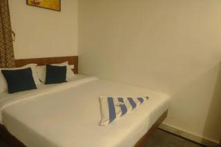 FabHotel Dhaya Grand Inn - 4