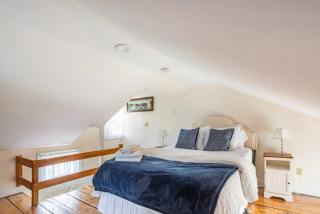 The School House Cottage, Historic 1BR Mystic River Stay Near Seaport - 7