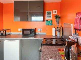 Orange Yurt - Uk48018 - 3