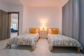 Front Beach apt. Playa Coral A12 - 1