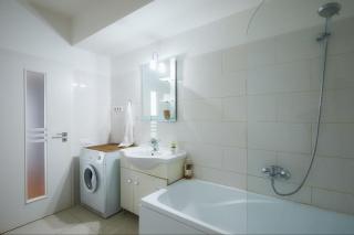 Velis Apt - Sky views - 2 bed - Balcony - Parking - 7