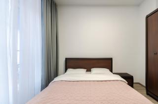3-6 Vozdvizhenka, Dehtiarna 6, Kyiv centre, stunning city view, Petrovdom Apartment - 2