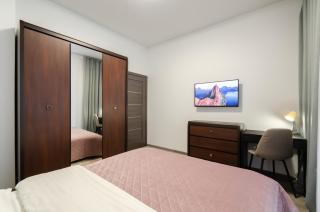 3-6 Vozdvizhenka, Dehtiarna 6, Kyiv centre, stunning city view, Petrovdom Apartment - 1