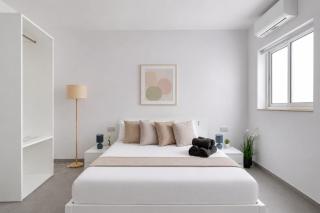 Paceville St Julians Studios King Bed WiFi by Beyond Air - 4