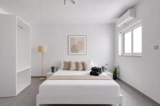 Paceville St Julians Studios King Bed WiFi by Beyond Air - 3