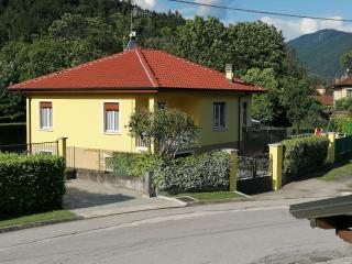 Casa Vacanza Elena sulla sponda piemontese del Lago Maggiore, Paradiso per bambini, con ampio giardino, posteggio privato, aria condizionata, animali ammessi - 0