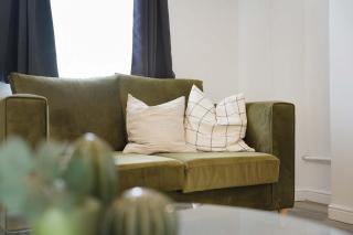 Bright 2BR Sleeps 4 Strong Wi-Fi by Stay With Us - 3