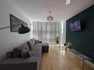 City View One Bedroom Apartment by StaySavvy Accommodation - 5
