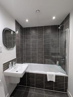 City View One Bedroom Apartment by StaySavvy Accommodation - 8