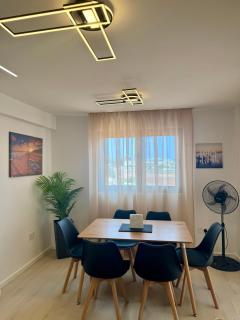 Trinity Breeze Renovated 2BR Close to Trinity Beach with Private Parking - 7
