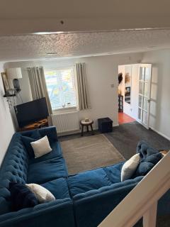 Comfortable cosy home with large garden - 9