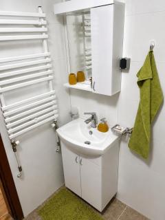 Urban Taft Stay Skopje-Modern Vodno View Suite with Private Parking in Taftalidze - 8