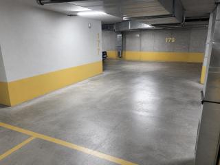 Urban Taft Stay Skopje-Modern Vodno View Suite with Private Parking in Taftalidze - 2