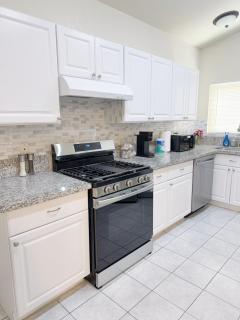Modern 3BR Single Story Home with Spacious Yard - 1
