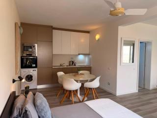 Wind Holiday Apartments - By Bobbywashere - Santa Maria - 7