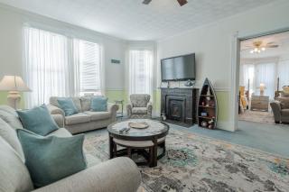 Victorian Inn Bed And Breakfast - 9