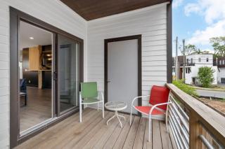 Rhythm & View - Large 4-Bedroom Townhome with Private Garage & Dual Balconies - 7