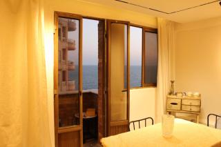 شقة فندقية راقية ڤيو البحر بميامي الاسكندرية A unique sea view apartment in Miami, Alexandria - 1