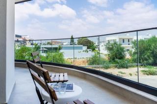 Modern 1BR with Balcony & Free Parking Livadia - 8