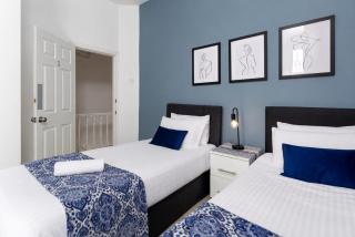 Edge Grove House - Spacious 5 Bedroom - 4 Bathroom - 6