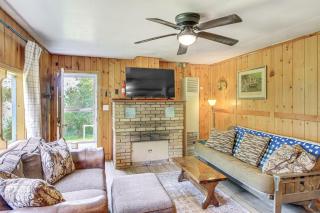 Long Lake Getaway w/ Dock & Hot Tub in Bigfork - 7
