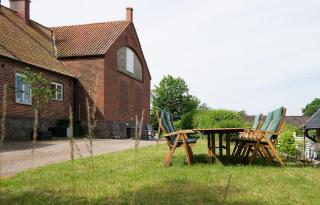 Spjutstorp's old school and rectory, 1 - 2
