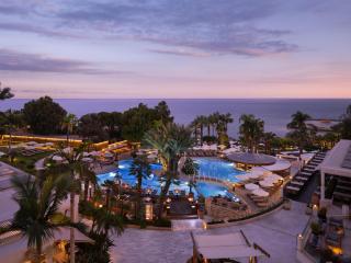 Mediterranean Beach Hotel - 9