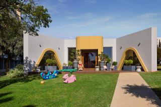 Mediterranean Beach Hotel - 3