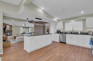 Mid Century with Hot Tub & Pool Table - 5
